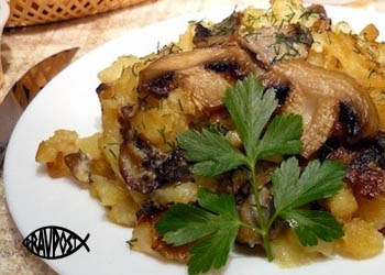 griby-tushenye-s-kartofelem-i-gorohom-pravoslavnyy-post